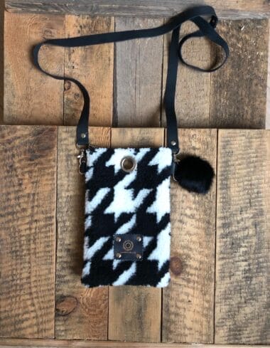 Cross-over festivaltasje van mooie teddy in Pied de Poule ruit