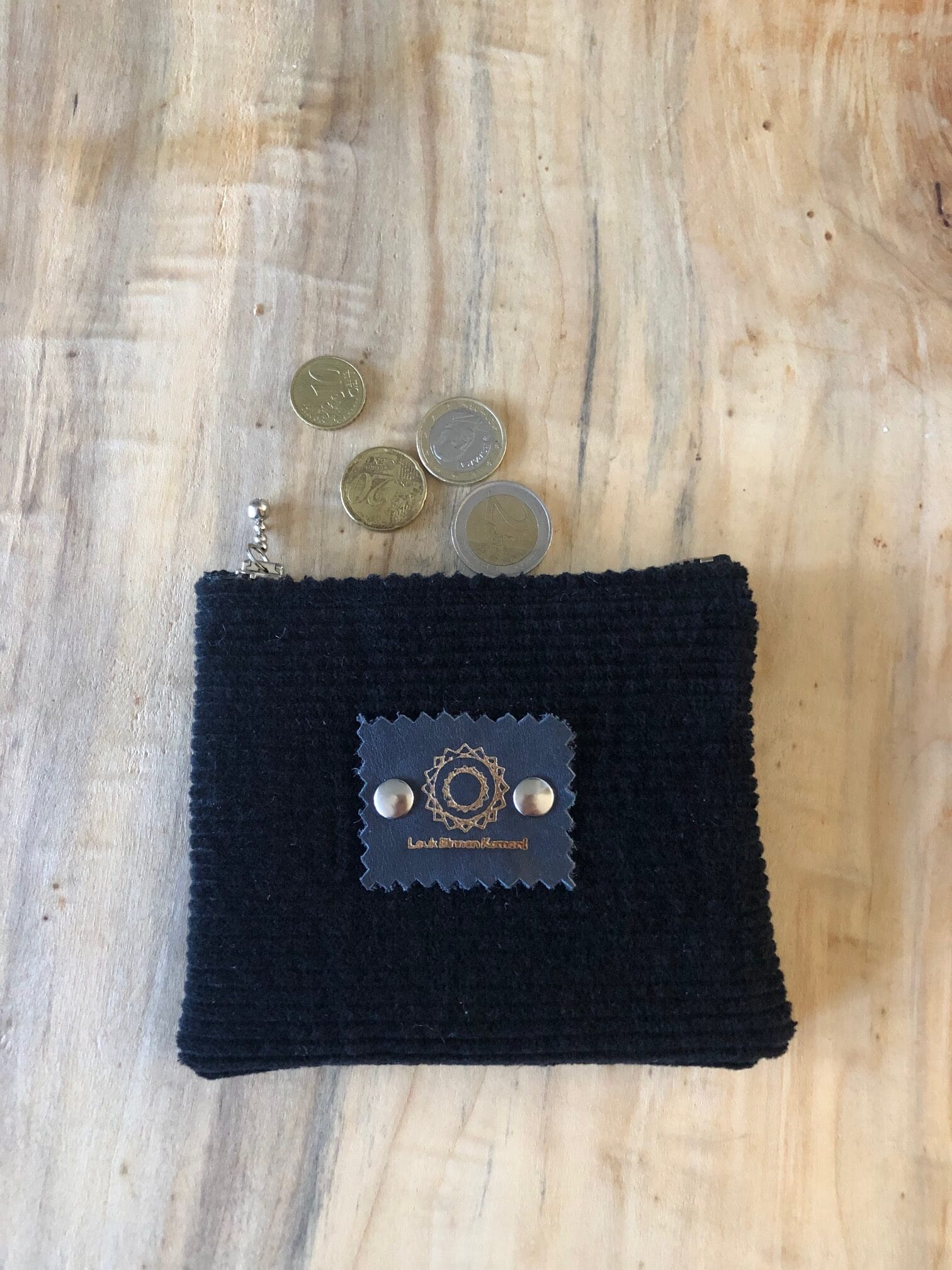 Portemonneetje met ritsje van stoere zwarte ribcord