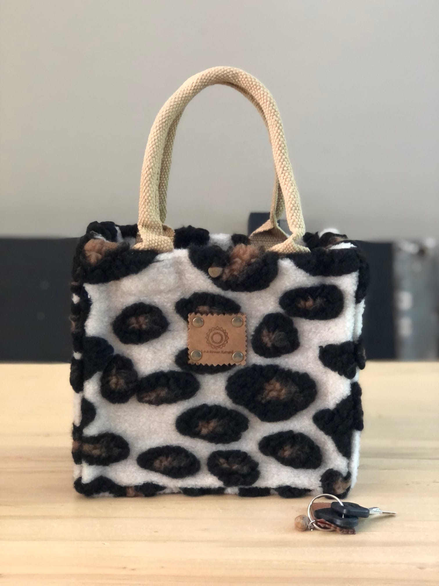 Kleine jute tas bekleed met Wooly Panther - Afbeelding 2