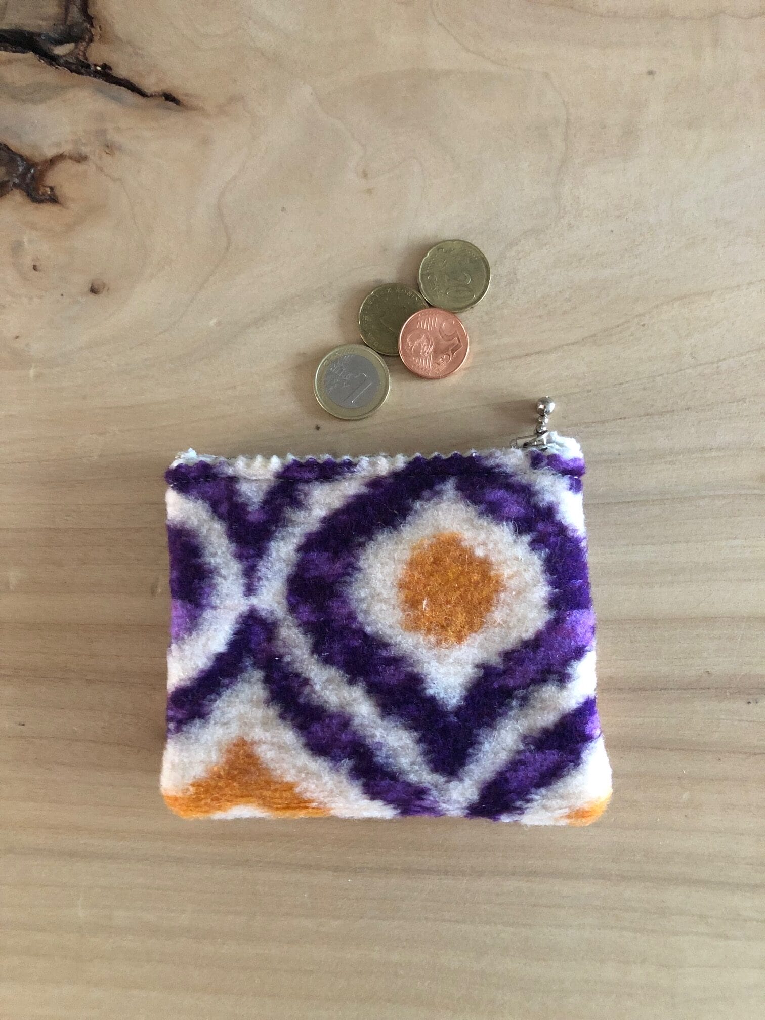 Portemonneetje met ritsje van Retro Wooly Purple - Afbeelding 2