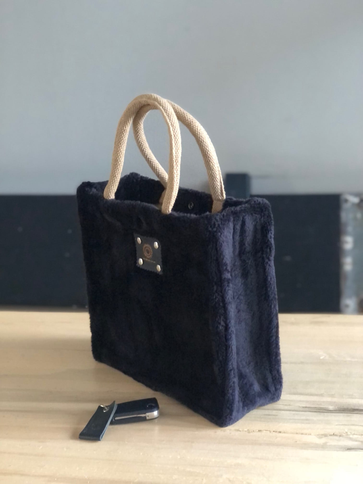 Handtas bekleed met zwarte fleece cuddle - Afbeelding 2