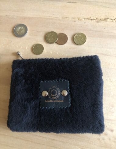 Portemonneetje van zachte zwarte fleece cuddle