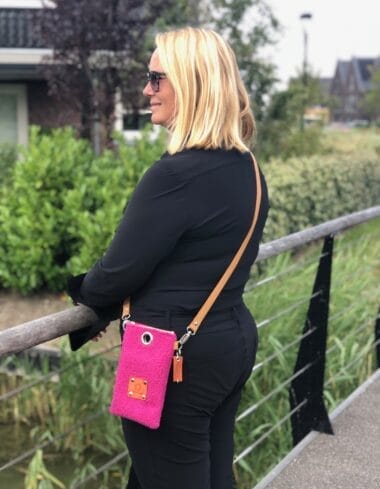 Festivaltasje van zachte fuchsia Tedolino