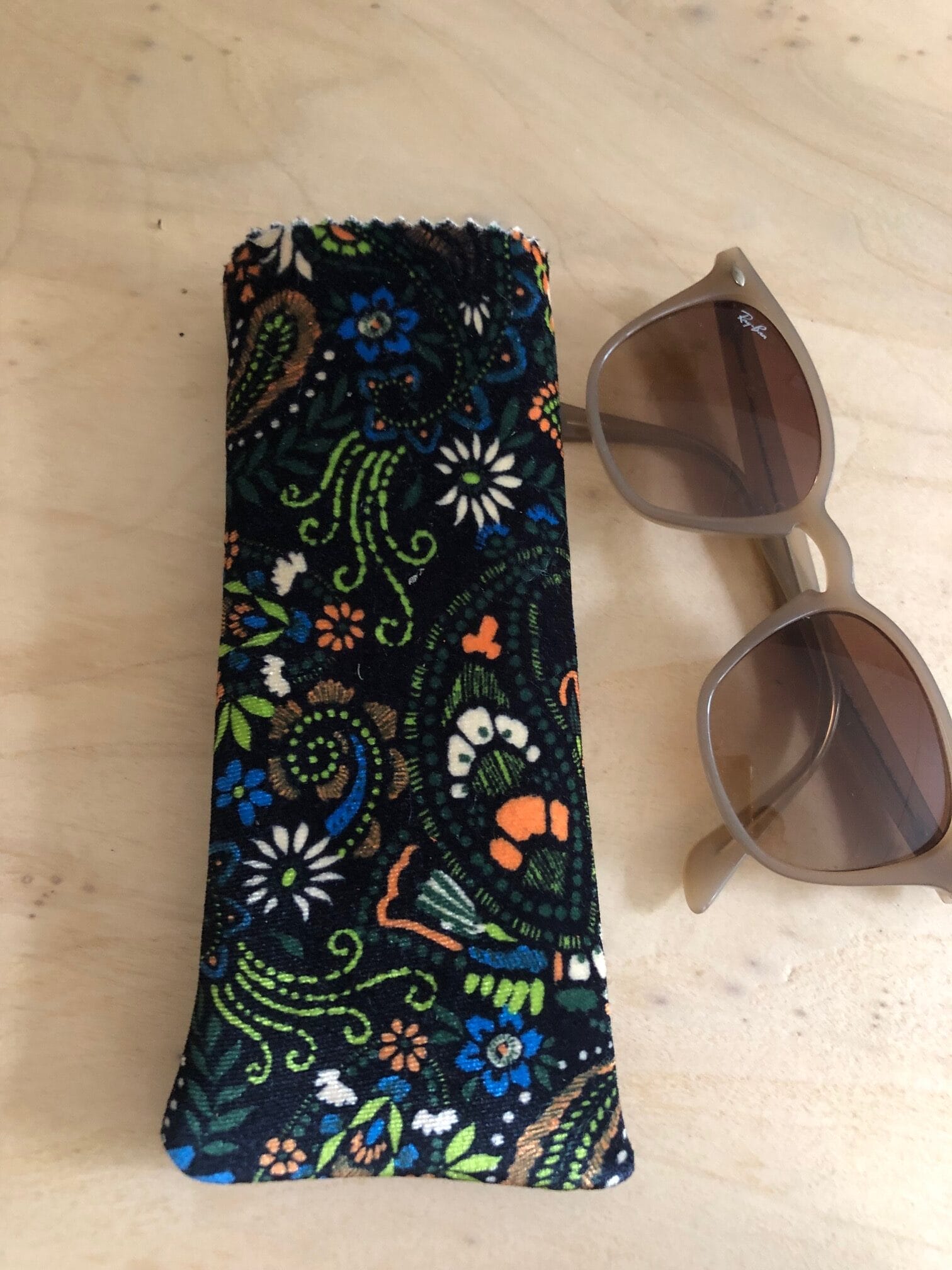 Brilhoesje van zachte velvet in paisley motief - Afbeelding 5