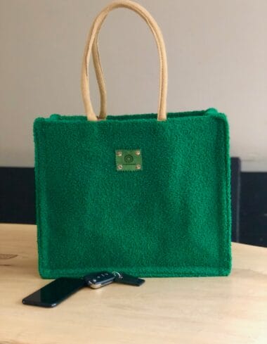 Duurzame jute shopper bekleed met zachte smaragd groene tedolino