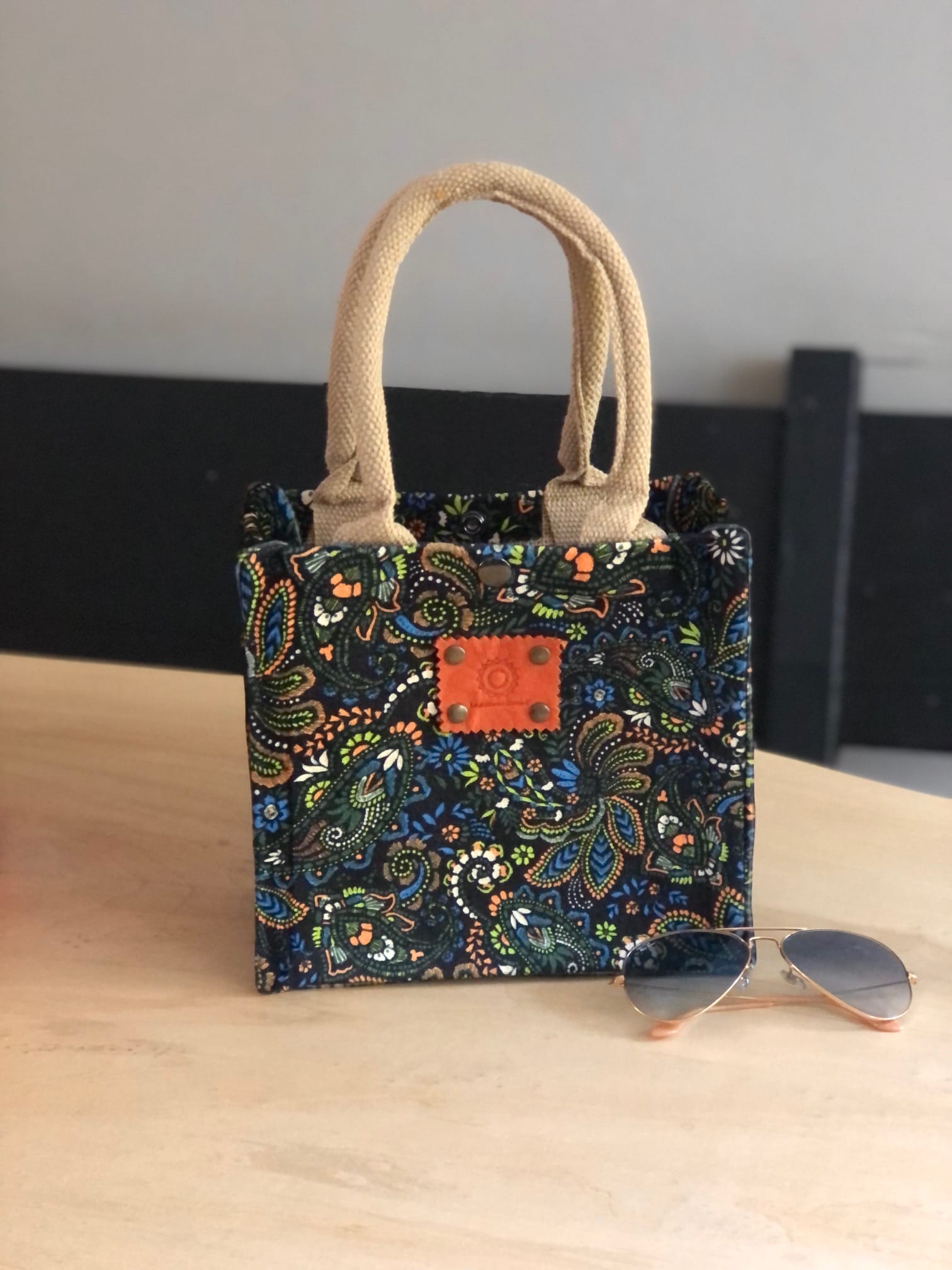 Kleine jute tas bekleed met velvet paisley