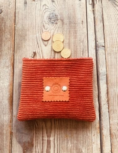 Portemonneetje met ritsje van stoere oranje ribcord