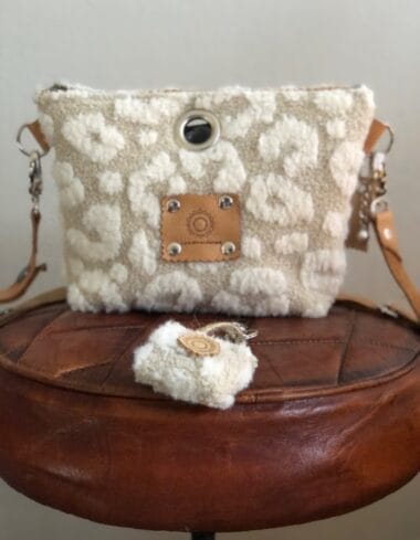 Heuptas van fluffy panter