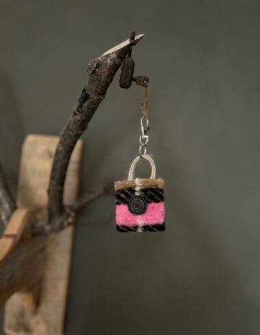 Minitasje sleutelhanger coocked wool Valentina