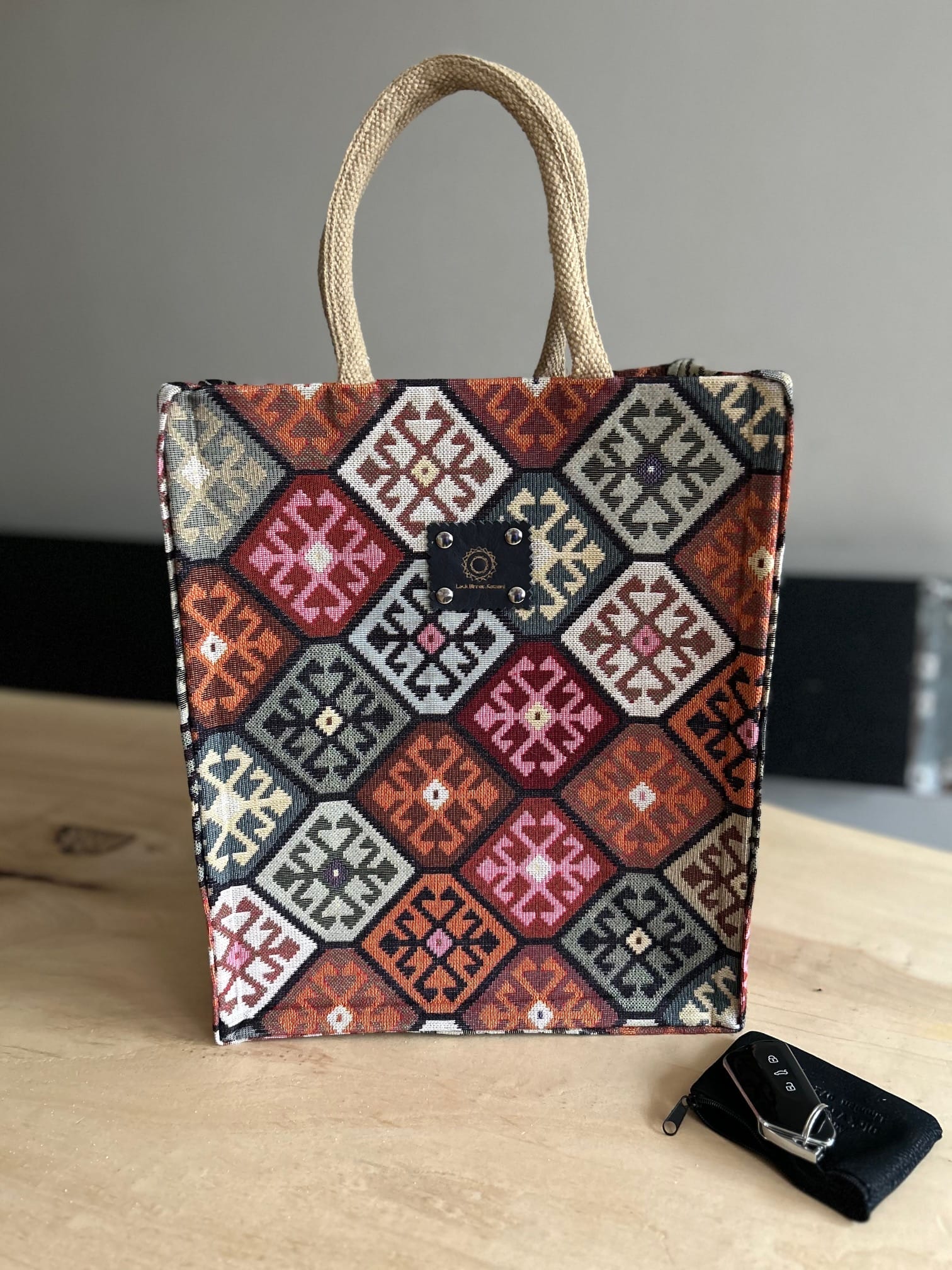 Unisex shopper met gobelin in retro to the max
