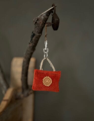 Minitasje sleutelhanger van stoere oranje ribcord