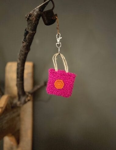 Minitasje sleutelhanger van zachte fuchsia roze Tedolino