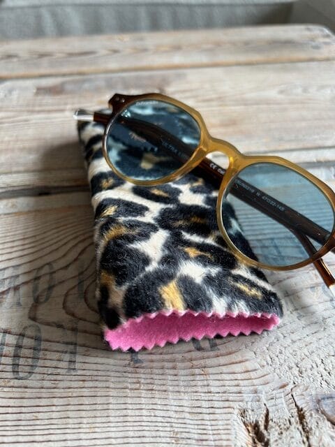 Brilhoesje van bontachtige panterprint