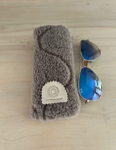 Brilhoesje van teddy taupe sharpa jacquard