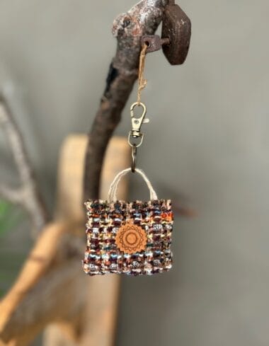 Minitasje sleutelhanger van bruine Sjanellio