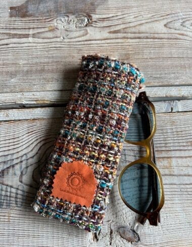 Brilhoesje van bruine Sjanellio