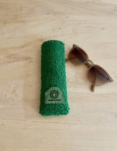 Brilhoesje van zachte smaragd groene tedolino