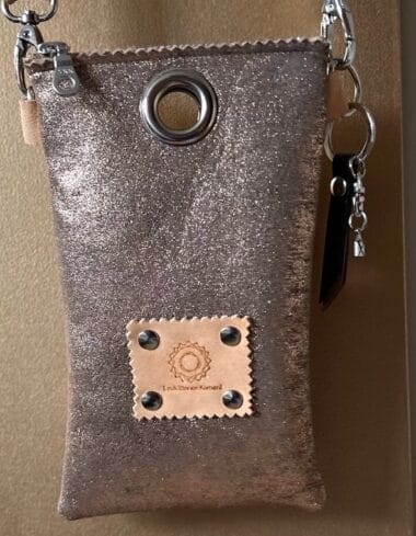 Festivaltasje van Fabby gold leatherlook