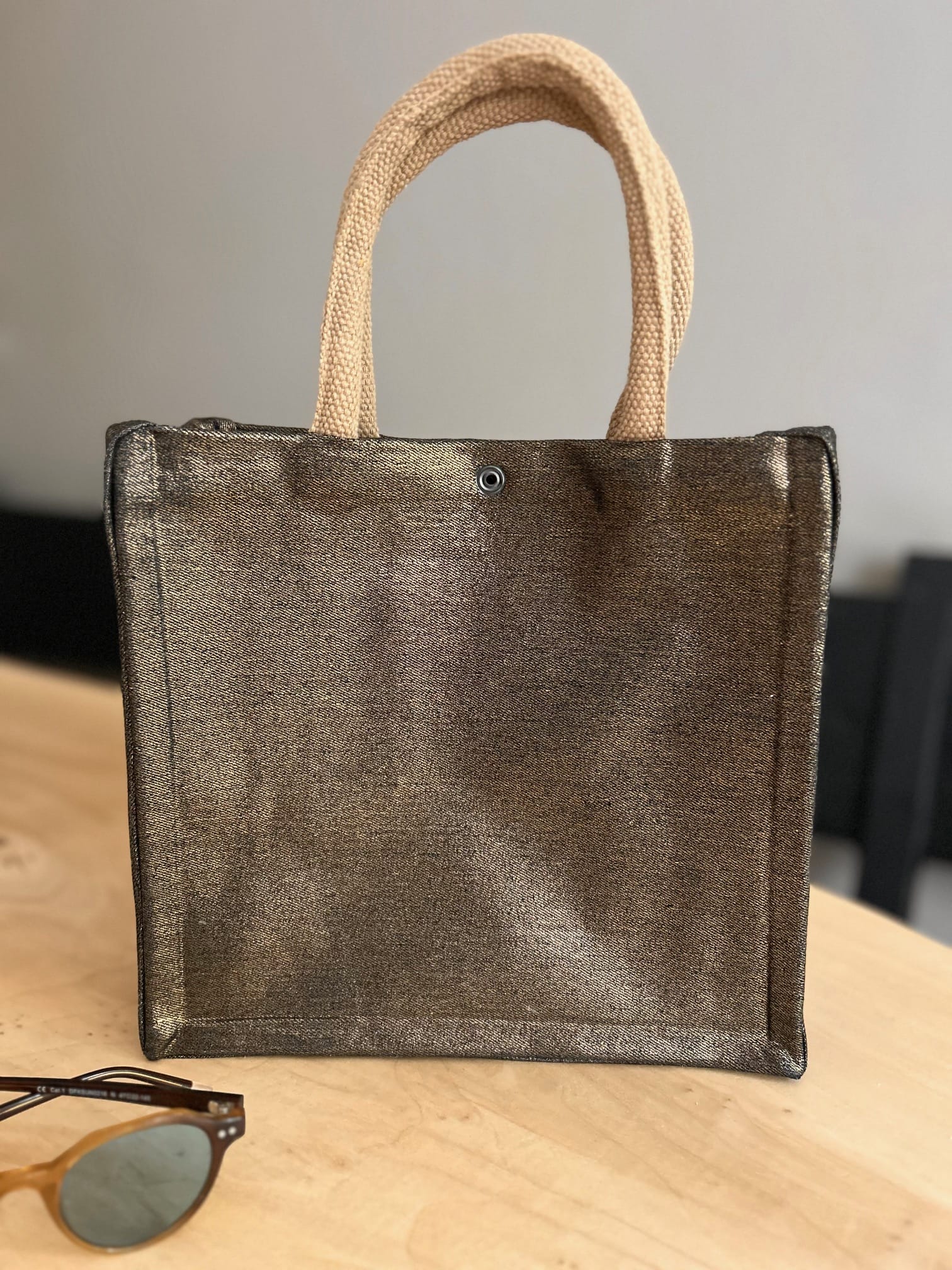 Handtas bekleed met black denim gold coated