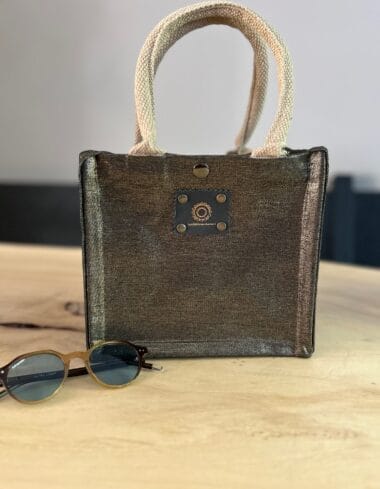 kleine jute tas bekleed met black denim gold coated