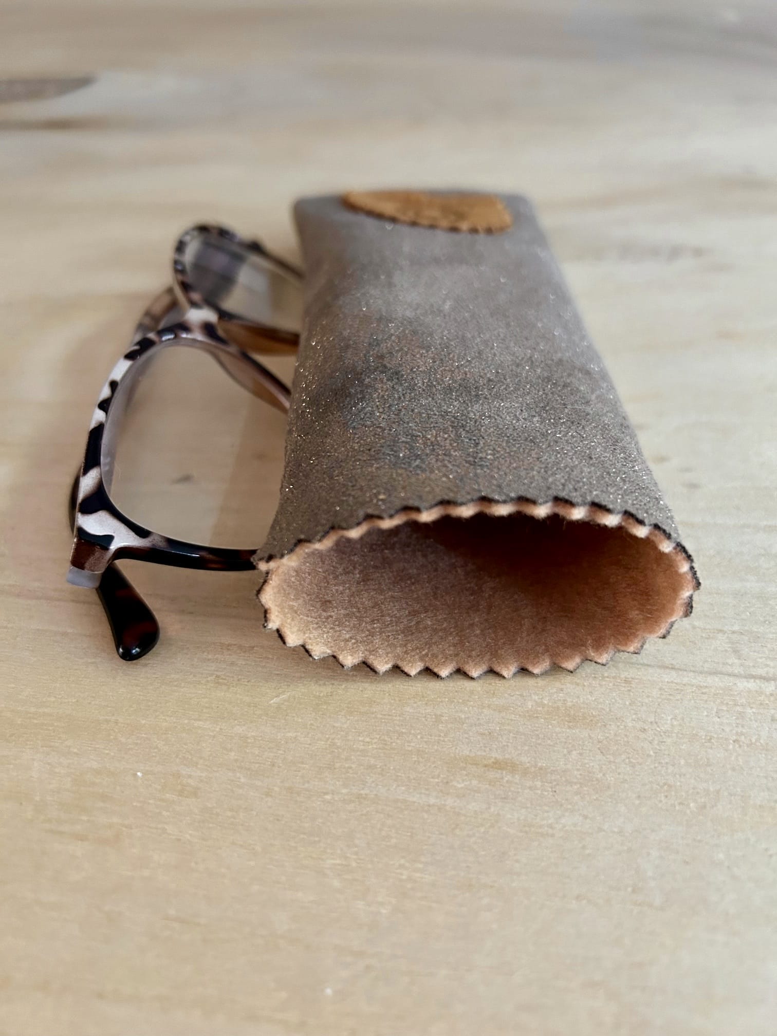 Brilhoesje van glanzende fabby gold