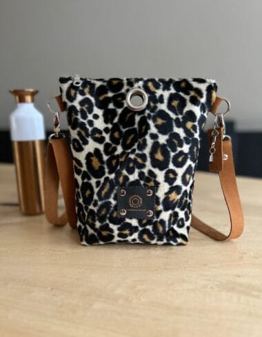 Cross-over schoudertas XL van bontachtige panterprint