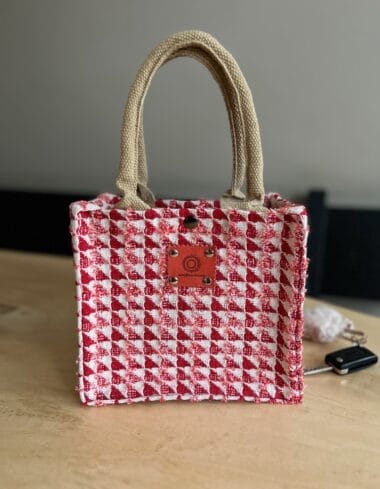kleine jute tas bekleed met Sjanelli red flag