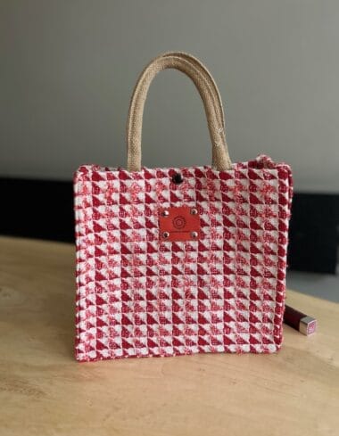 Handtas bekleed met Sjanelli red flag