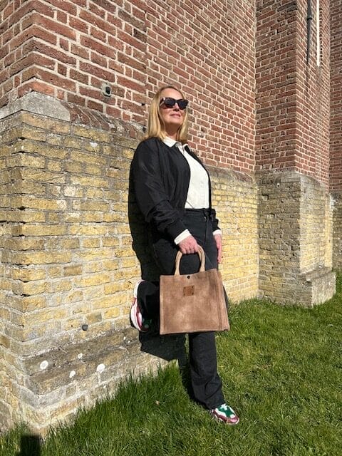 Handtas bekleed met bruine Cantara leather