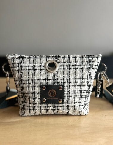 Heuptasje van Sjanel off white met zilverdraad