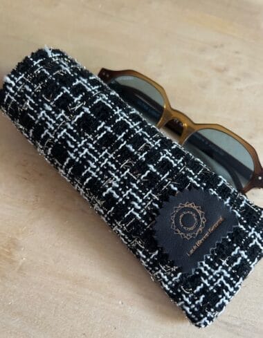 Brilhoesje Sjanel black met wit en zilverdraad