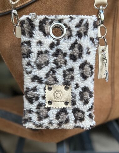 Festivaltasje van beige teddy panter