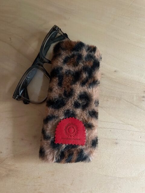 Brilhoesje van mocca fake fur panterprint