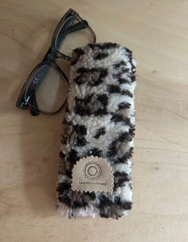 Brilhoesje van beige teddy panter