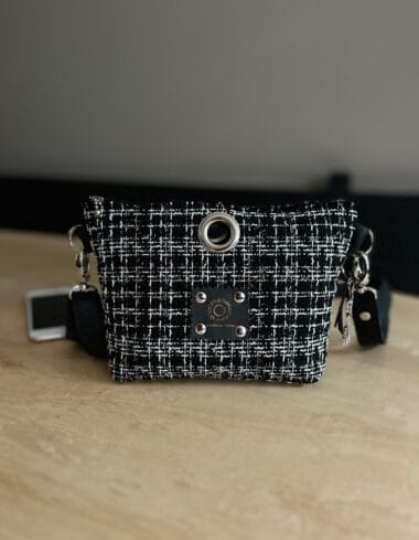 Heuptasje van Sjanel black met zilverdraad