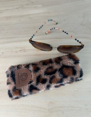 Brilhoesje van mocca fake fur panterprint