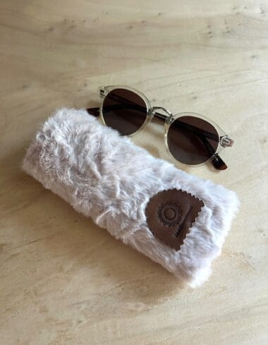 Brilhoesje van zachte beige fake fur