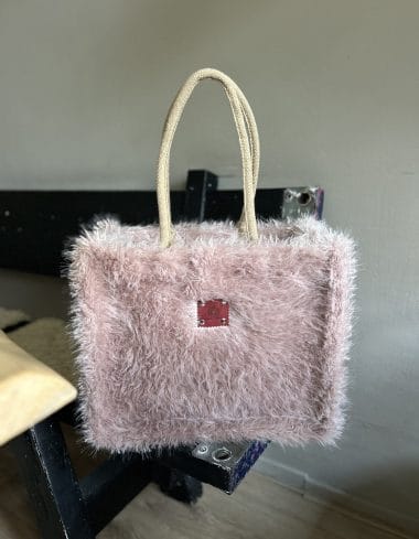 Jute shopper bekleed met pastelroze langharige fake fur