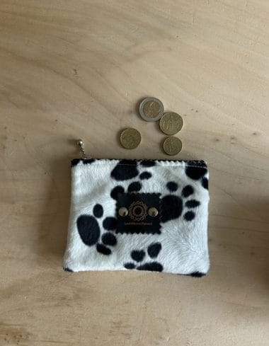 portemonneetje met off white stof met hondenpootjes